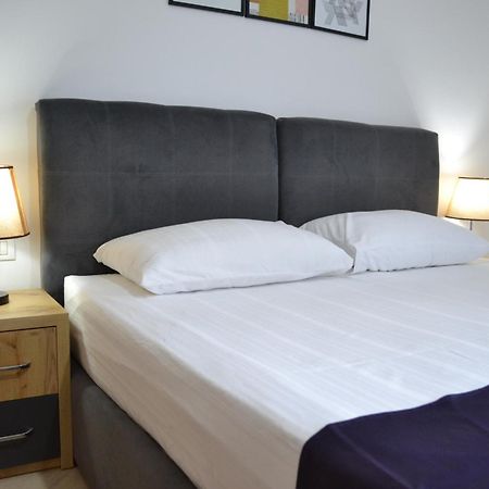 Seaview Gateway 2 Bedrooms Apartment & Garage Vlorë Екстериор снимка